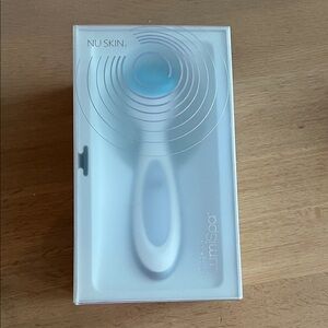 Nu Skin Skincare Tool - White and Blue